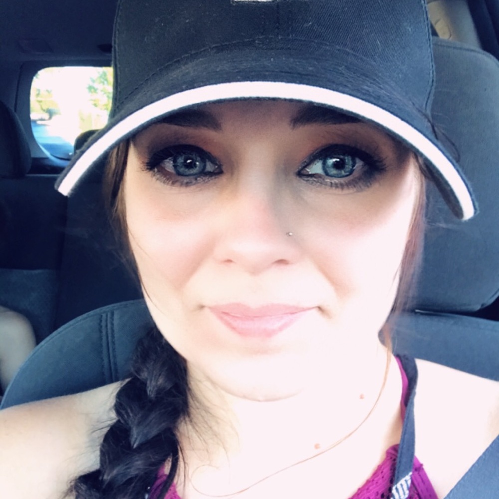 Meet your Posher, Angela